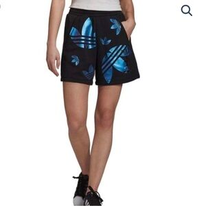 Adidas NWT Trefoil Large Log Shorts size Small